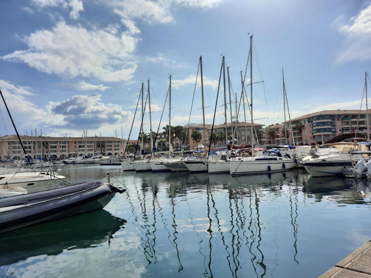 Apartmán Coeur Marina Climatise Terrasse Parking Fréjus Exteriér fotografie