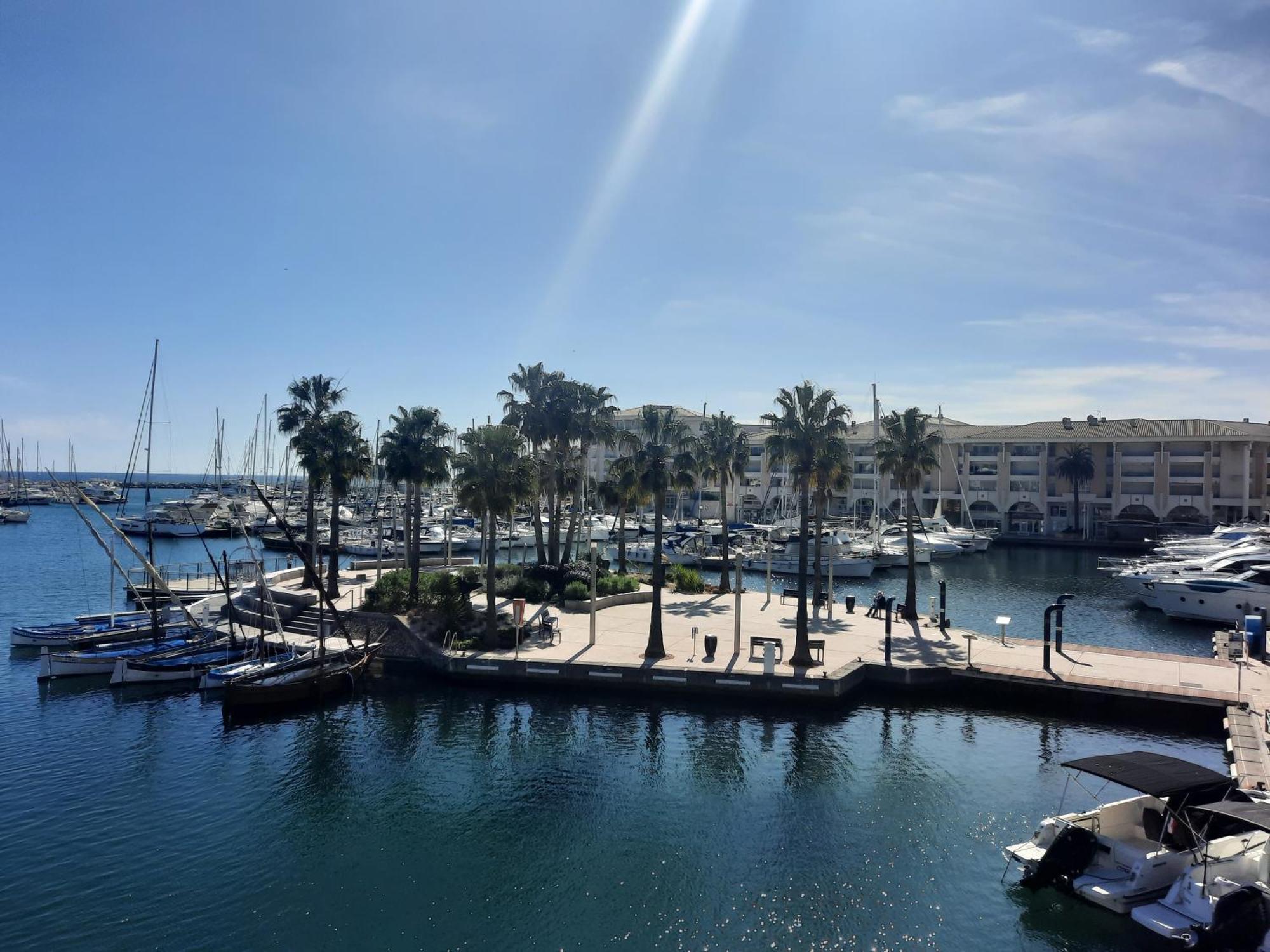Apartmán Coeur Marina Climatise Terrasse Parking Fréjus Exteriér fotografie